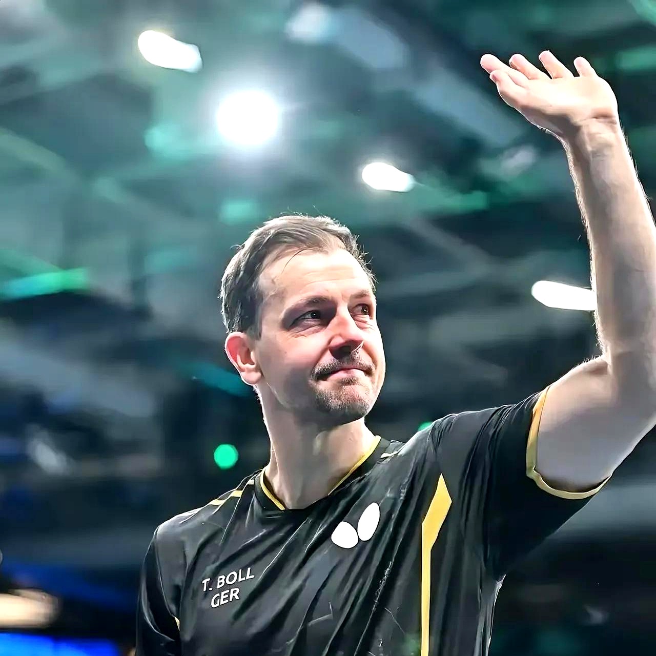 综合娱乐入口-波尔图冲刺阶段伤情更新,志在国王杯名次提升,气氛紧张,控场能力受关注(波尔图绝杀尤文)